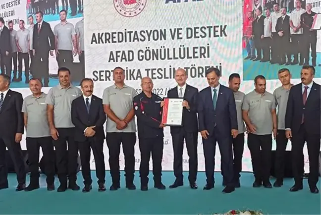 ZEYBEG, Beslenme üzerine akredite olan ilk ve tek Kamu Kurumu ödülünü Bakan Süleyman Soylu'dan aldı