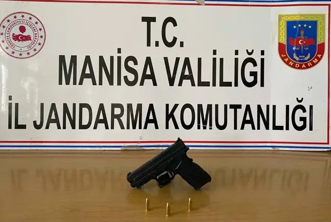 Manisa'da 3 Ruhsatsız Tabanca Ele Geçirildi, 2 Şüpheli Gözaltına Alındı