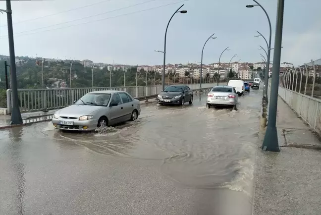 Karabük'te sağanak hayatı olumsuz etkiledi