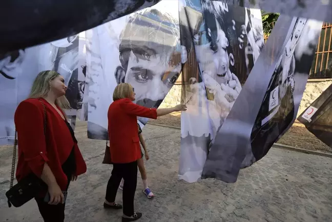 Türk Kızılayı, insani yardım çalışanlarının korunmasına dikkat çekmek için fotoğraf sergisi düzenledi