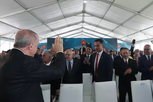 Cumhurbaşkanı Erdoğan: Yabancı Öğrenciler Türk Ekonomisine Yıllık 3 Milyar Dolar Katkı Sağlıyor