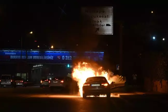 Başkentte Seyir Halindeki Otomobilde Yangın Çıktı