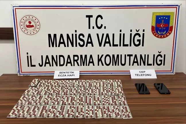 Manisa'da Jandarma Operasyonu: 1187 Sentetik Ecza Hapı Ele Geçirildi