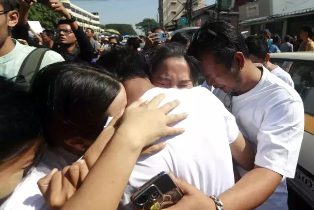 Myanmar Askeri Yönetimi 5 Bin 864 Mahkuma Af Çıkardı