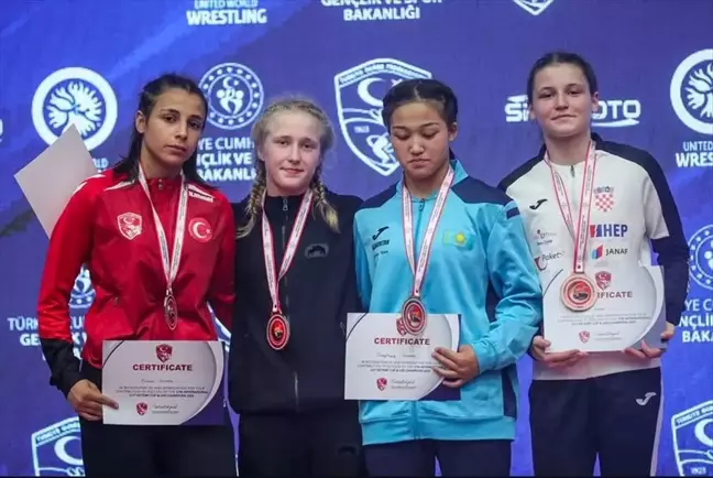 Edirne TOHM Sporcuları Uluslararası Güreş Şampiyonası'nda 3 Madalya Kazandı