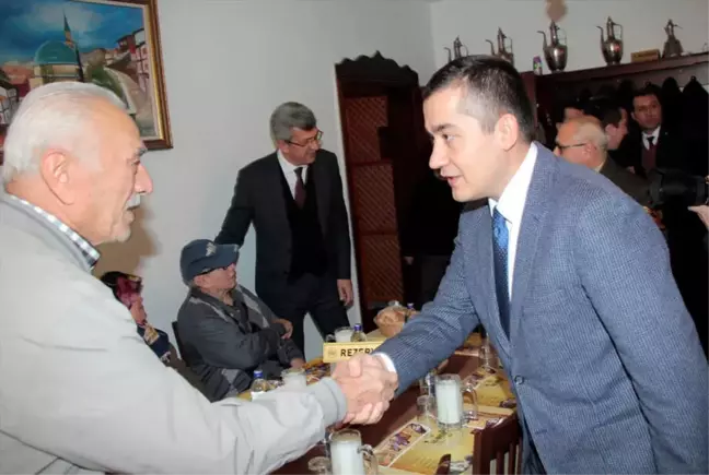 Kaymakam Aksoy Gazilerle Yemekte Buluştu