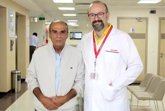 Sağ gözündeki sorun sol gözü ameliyat edilince çözüldü