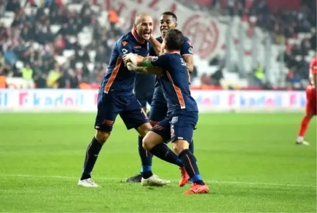 Başakşehir'e gençlik aşısı