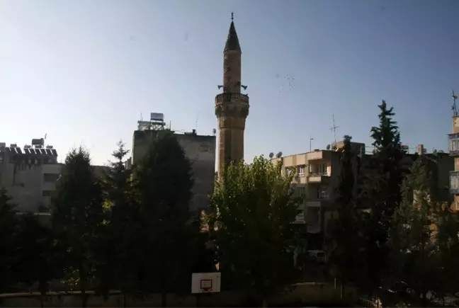 Kilis'in 'Öksüz minaresi' camiye kavuşuyor