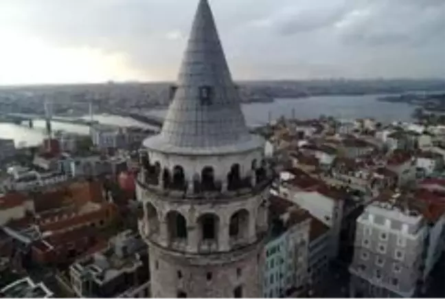 Kısıtlamada İstanbul'u Galata Kulesi'nden izlediler