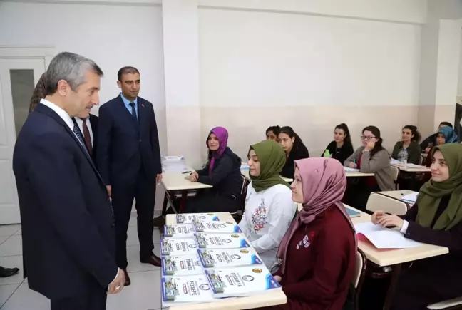 Şahinbey belediyesi milyonlarca kitap dağıttı