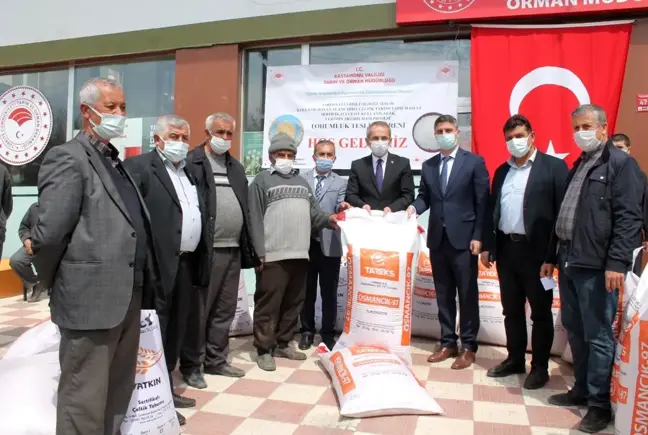 Tosya'da çiftçilere 50 ton çeltik tohumu ve sera naylonu dağıtıldı