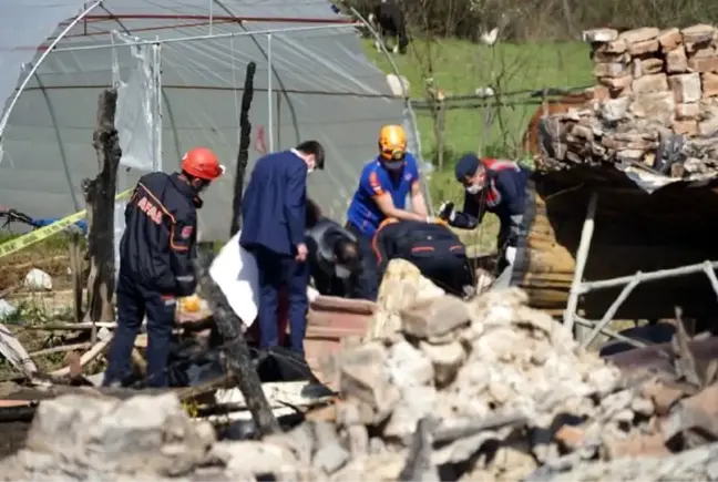 Kastamonu'da yangında hayatlarını kaybedenler enkaz altından çıkartıldı