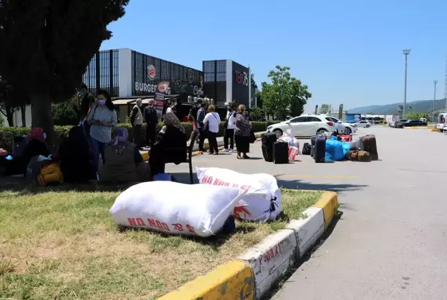 Lastik patladı yalanı ile 24 yolcuyu TEM'in kenarına terk etti