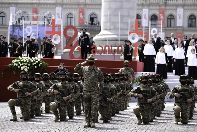 Gürcistan bağımsızlığının 103'üncü yılını törenle kutladı