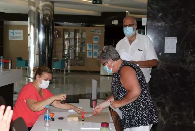 Finlandiyalılar Alanya'da sandık başına gitti