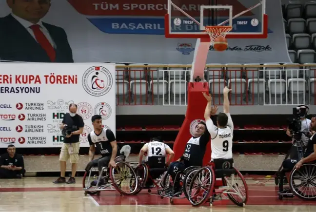 Tekerlekli Sandalye Basketbol Süper Ligi'nde şampiyon İzmir Büyükşehir Belediyespor