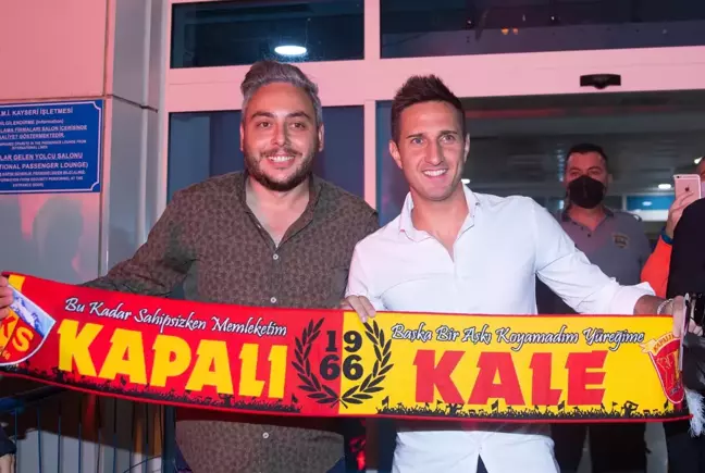 Kayserispor'un prensipte anlaştığı Mario Gavranovic kente geldi