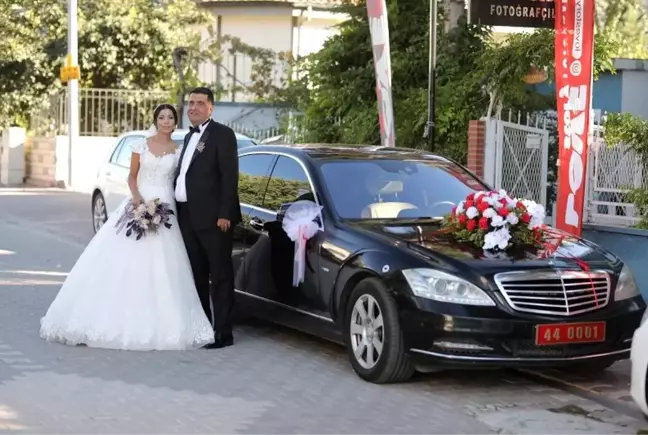 Malatya Valisi Baruş'un makam aracı gazinin gelin arabası oldu