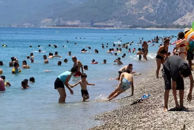 Geçen yılın aynı dönemine göre Antalya'da turist sayısı yüzde 202 arttı