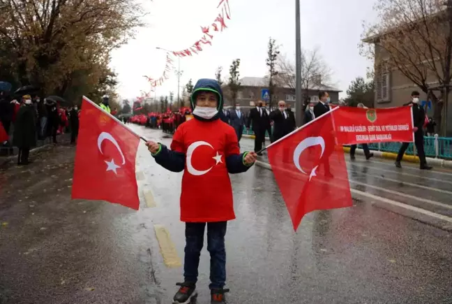 7'den 70'e yağmur altında Cumhuriyet Bayramını kutladılar