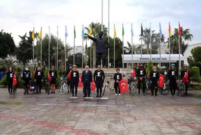 13 bisikletçi 540 kilometre pedal çevirerek Anıtkabir'e ulaşacak