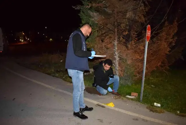 Otoparkta tartıştığı kişiler tarafından ayağında vuruldu