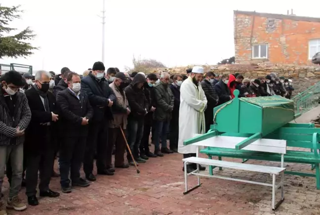 Karaman'da göçükte hayatını kaybeden 3 çocuk babası adam toprağa verildi