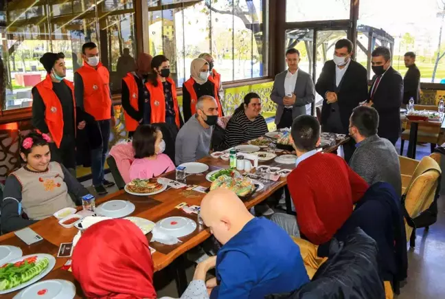 Başkan Çakın özel gereksinimli çocuklarla bir araya geldi