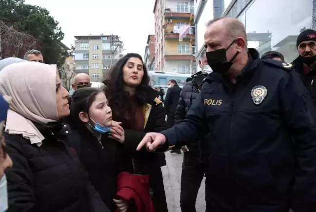 Son dakika haberi! Mahalleli yol kapattı, polis 