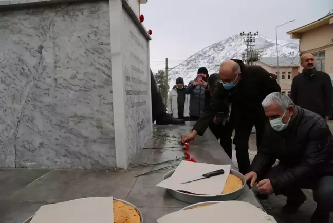 Ünlü şair Cemal Süreya ölüm yıldönümünde memleketi Tunceli'de anıldı