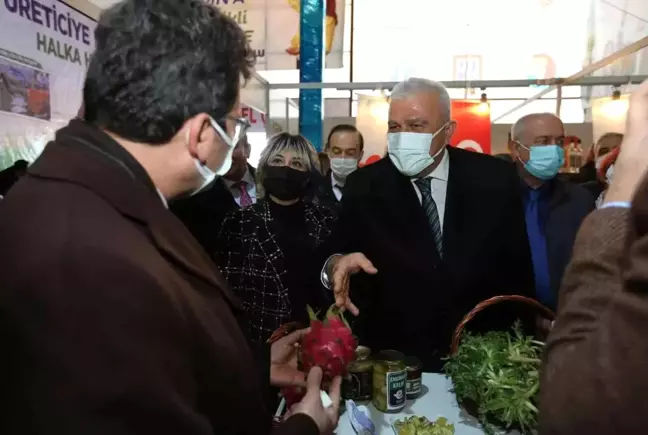 Başkan Atay, Tarım Fuarı'nda belediyenin ürünlerini tanıttı