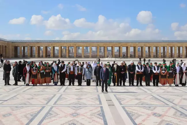 Türkmen Alevi Bektaşi Vakfından Anıtkabir'e ziyaret