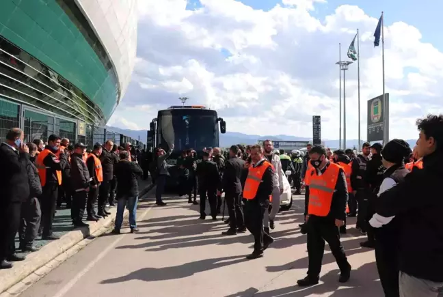 Kocaelispor - Denizlispor maçının ardından tansiyon yükseldi