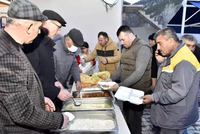 Bu köyden iftar yapmadan 'Geçit' yok
