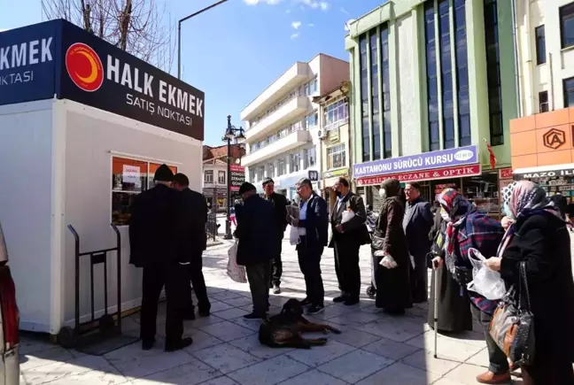 Kastamonu'da halk ekmek satışlarına vatandaşlardan yoğun ilgi