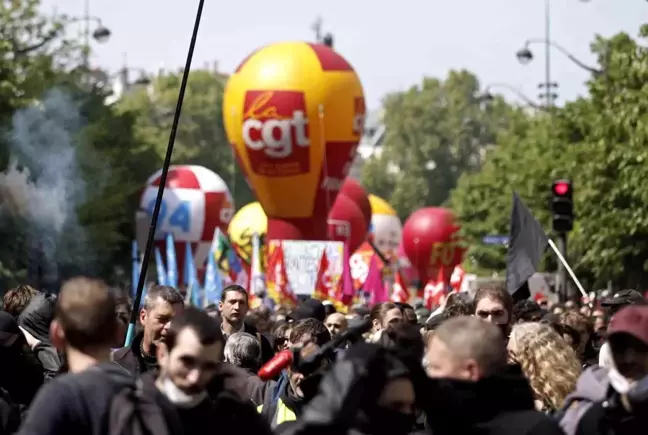 Paris'te olaylı 1 Mayıs kutlaması