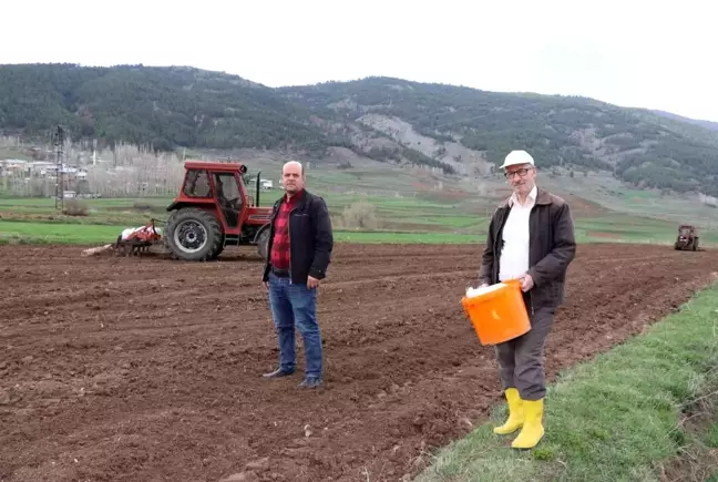 Belediyeden çiftçilere mazot ve traktör desteği