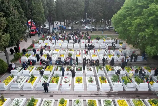 Son dakika haberleri! Edirnekapı Şehitliği'nde buruk bayram: O olmadan ilk bayram