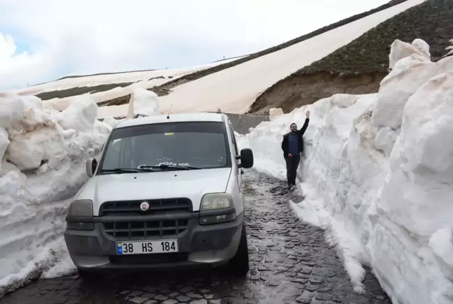 Bitlis'te kar esareti devam ediyor