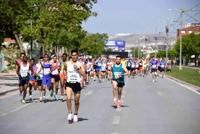 Konya'da yarı maraton coşkusu