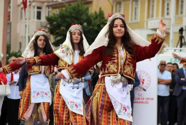 Manisa'yı 19 Mayıs coşkusu sardı