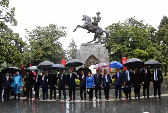 Samsun'da 19 Mayıs kutlamaları yağmur altında başladı