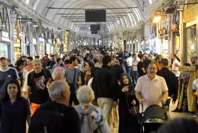 Kapalıçarşı'ya turist akını