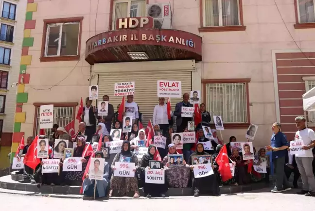 Diyarbakır ailelerinin HDP ve PKK'ya karşı destansı direnişi 1000'inci gününde