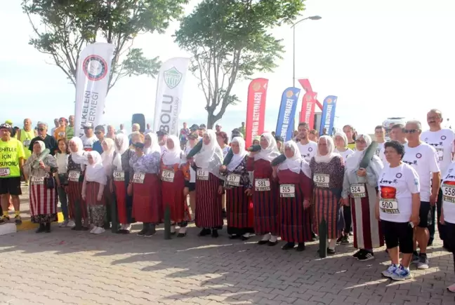 3. İnebolu İstiklal Yolu Şerife Bacı Yarı Maratonu koşusu yapıldı