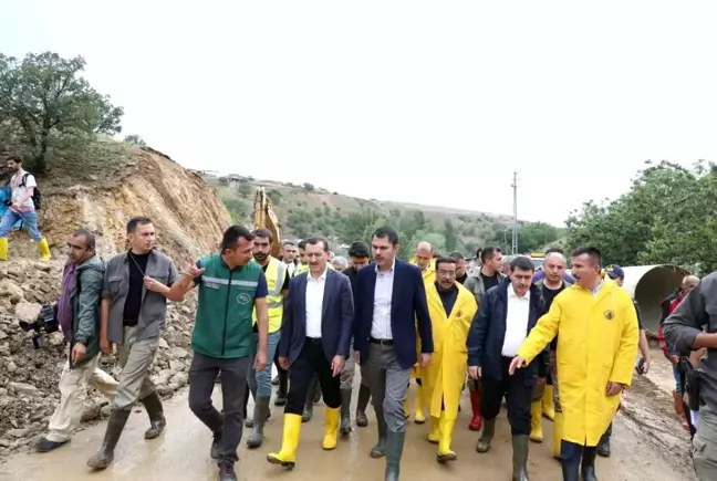 Bakan Kurum, Ankara'da selden etkilenen bölgelerde incelemelerde bulundu