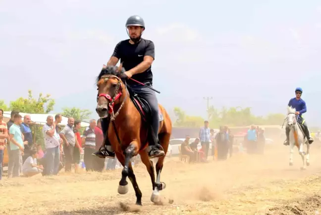 Osmaniye'de rahvan at yarışları nefes kesti