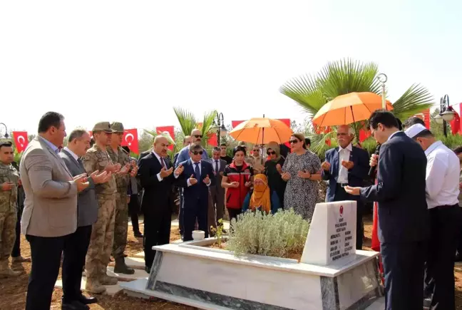 Vali Demirtaş, güvenlik güçleri ve şehit aileleri ile bayramlaştı