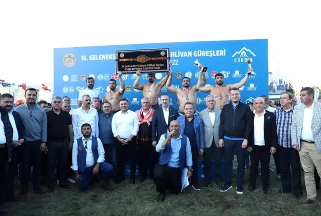 Gökbel Yağlı Güreşlerinde altın kemerin sahibi Cengizhan Şimşek oldu